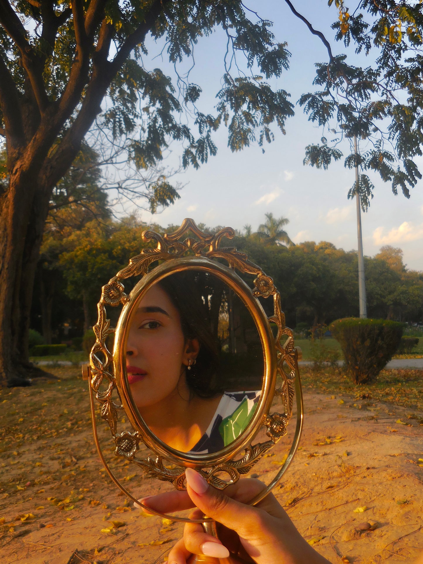 Ethereal Victorian Oval Vanity Mirror Stand
